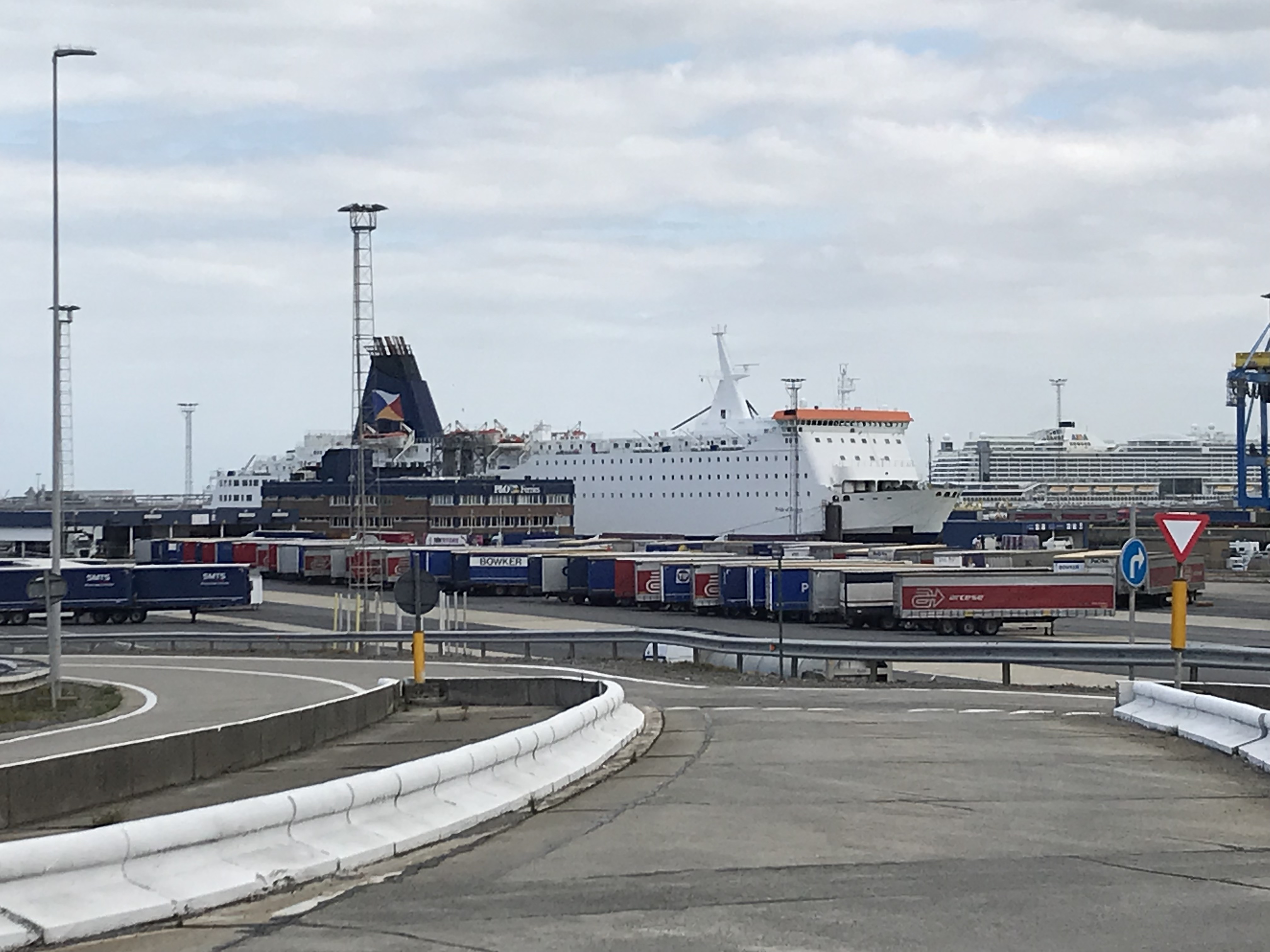 rQ%ZvQi8RqiVl7OQxESs0g