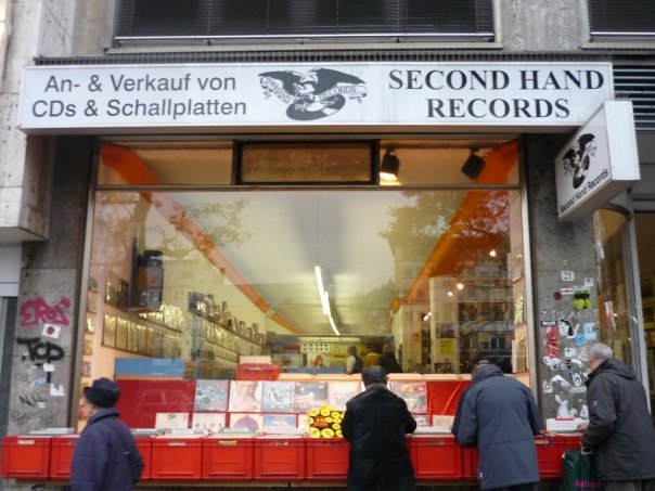 1917733_199838583428_3288083_n